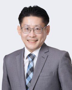  Somboon Earterasarun 