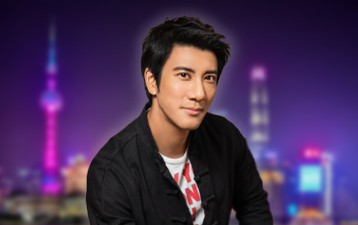 Mandopop star Leehom Wang asks fans to stop buying the pirated version of his online singing class