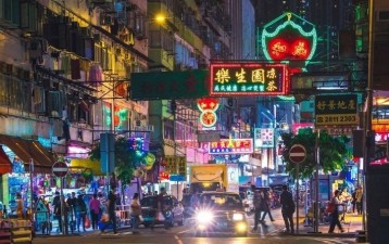 Hong Kong Customs seizes suspected counterfeit luxury goods