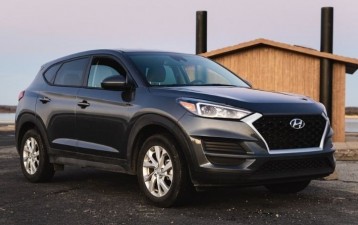 Hyundai’s Genesis car crashes with Korean chicken chain’s mark