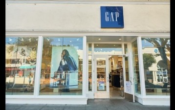 From Clothing the Gap to Clothing the Gaps because of “Gap”
