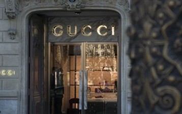 Legal issues about trademark use on signboards by unauthorized stores