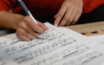 Vietnamese composer to waive copyright fees for use of his songs in certain instances